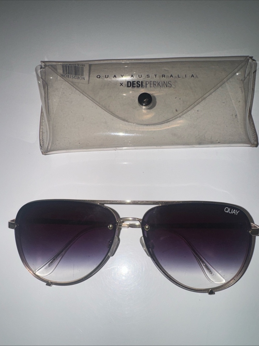 Quay x Desi Perkins Aviator Sunglasses Gradient GUC High Key Rimless 126